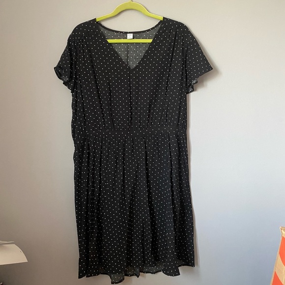 Old Navy Dresses & Skirts - Black & White Polka Dot Dress